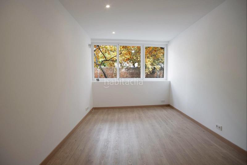 Foto 6978122c-d06e-4e1e-bbe9-333ab2d5945f. Planta baja en paral.lel 17 piso de lujo con vistas a los jardines de baluarte, ubicación y confort excepcionales en Barcelona