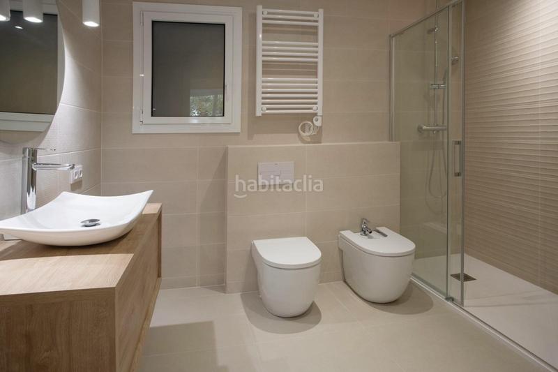 Foto c67042ac-e98c-4024-835a-14874921c20c. Planta baja en paral.lel 17 piso de lujo con vistas a los jardines de baluarte, ubicación y confort excepcionales en Barcelona