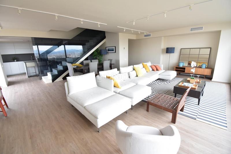 Foto ab5a2b93-40e0-43b5-8544-4ecdc5b0c8ee. Alquiler piso ático con solarium y vistas espectaculares en Barcelona