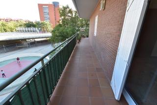 Flat  Carrer de biscaia. Excelente piso en calle biscaia orientado a mar con terraza!!