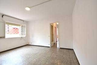 Appartement à La Guineueta. Amplio y luminoso piso con balcón en horta