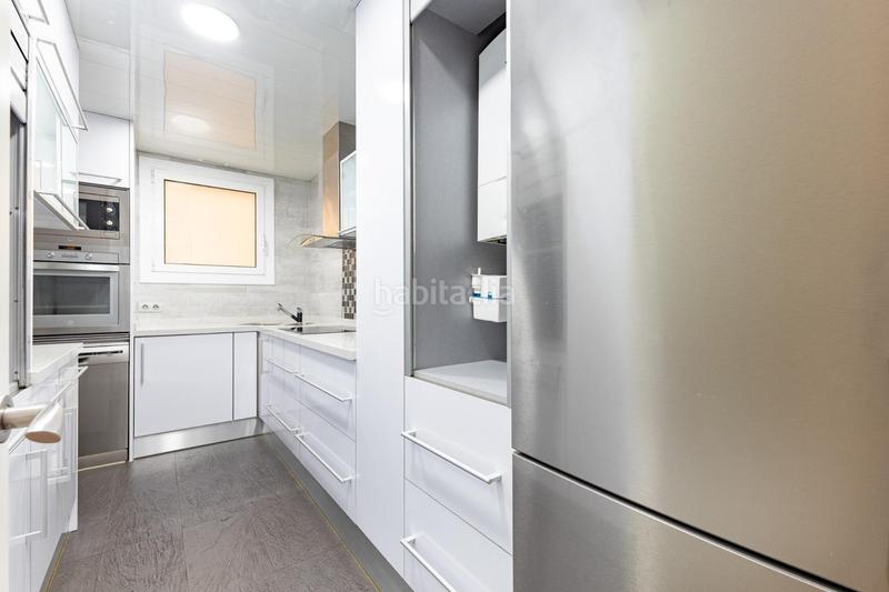 Foto a2ff3af3-7ad2-49a8-b30d-123e3026c2f4. Piso para entrar a vivir en El Camp de l´Arpa del Clot Barcelona