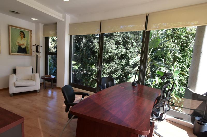 Foto aa6e3f57-5cee-4b19-9031-b5d15edd2212. Alquiler oficina elegante oficina disponible en paseig taulat en Barcelona