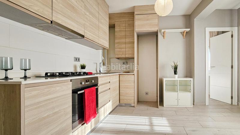 Foto ac1ea00d-2384-43d8-a345-095f9ab8a1cc. Piso en El Camp de l´Arpa del Clot Barcelona