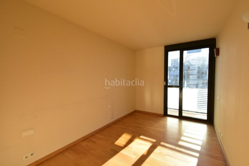 Foto 505b13e8-f613-4e5d-9aa0-1c1e548b80b6. Pis amb aparcament piscina a Diagonal Mar i el Front Marítim del Poblenou Barcelona