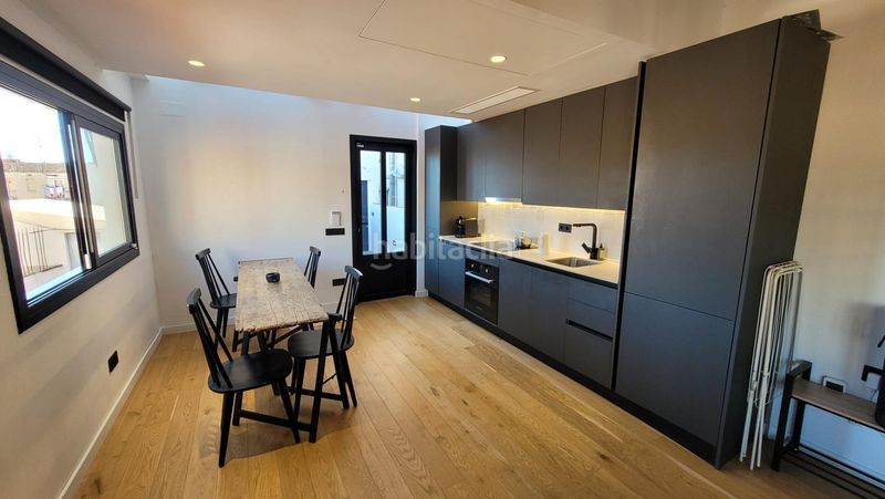 Foto ed6280c6-cc05-4fa8-b972-89acb2e79c09. Àtic a Raval Barcelona