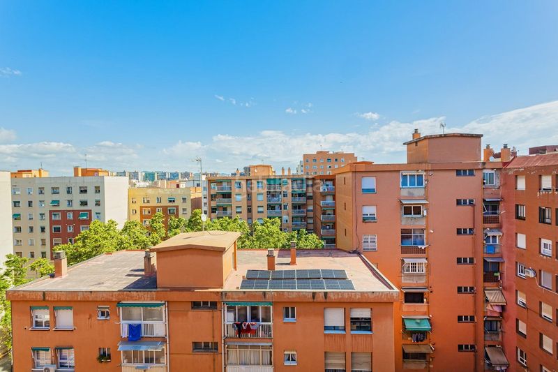 Foto fa6ab4b4-8cf2-4854-bdc7-e1d0d6f6e6e6. Pis amb calefacció aparcament a Sant Martí de Provençals Barcelona
