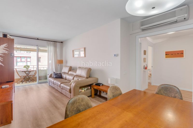 Foto e41b2a2a-3f6e-4b44-8959-1c1a7c5c9c5e. Pis amb calefacció aparcament a Poblenou Barcelona
