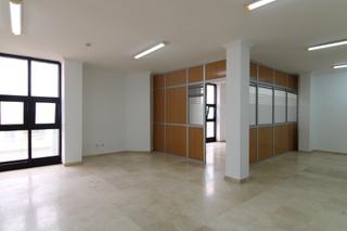 Alquiler Oficina  Calle len y castillo
