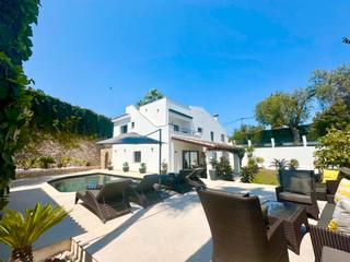 Chalet à Calvià Poble. Stunning modern villa in the heart of es capdella