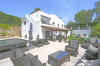Chalet à Calvià Poble. Stunning modern villa in the heart of es capdella