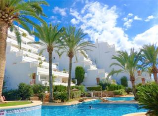 Apartament a Calvià Poble. Beautifully presented apartment with sea views  portals nous