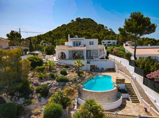 Chalet à Calvià Poble. Sea view house located in santa ponsa