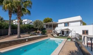Chalet in Gènova. Detached villa with sea views located in the village of genova