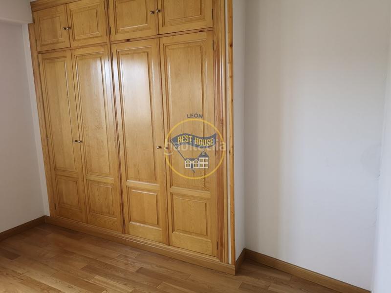 Foto 80ac72fe-d992-4626-98b4-315248dc2451. Pis amb calefacció aparcament a Puente Castro León