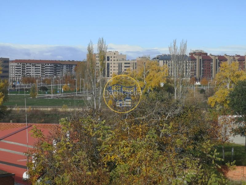 Foto 9880ffe6-5b46-494d-a4e8-b6b070b03f5a. Pis amb calefacció aparcament a Puente Castro León