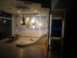 Geschäftsraum in Armunia. Local comercial a dos calles en zona antibióticos.