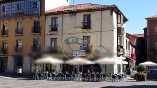 Edifici a Casco Antiguo. Casa a la venta en la plaza de san marcelo.