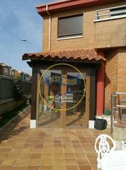 Chalet à Villaquilambre. Chalet independiente a la venta en navatejera.