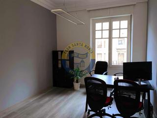 Piso en Centro Ciudad. Oficina a la venta en ordoño ii.