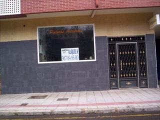 Location Local commercial à San Claudio - La Chantría. Local comercial en zona de la chantría.