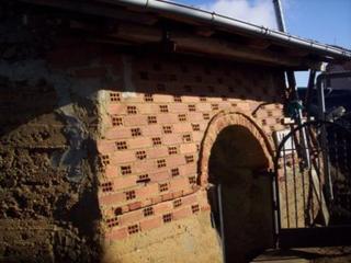 Local Comercial a Valverde de la Virgen. Bodega acondicionada en san miguel del camino.