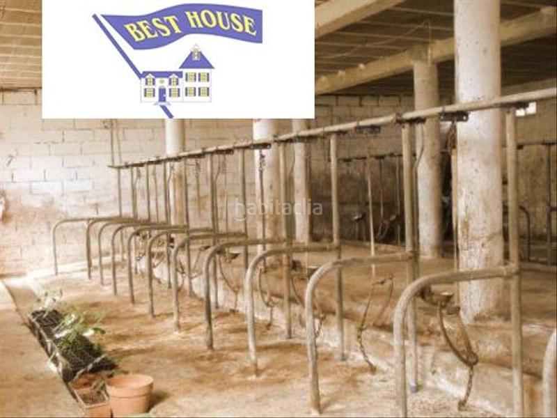 Foto ec6f9d2e-f6c0-4e1b-b5a3-18350f2d8357. Fabrikhalle in Villaquilambre