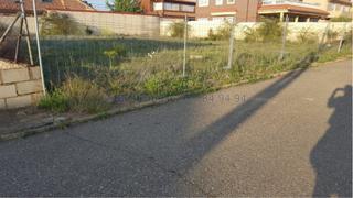 Residential Plot in Valdefresno. Suelo urbano de 585 metros de superficie, con fachada de 25 metr