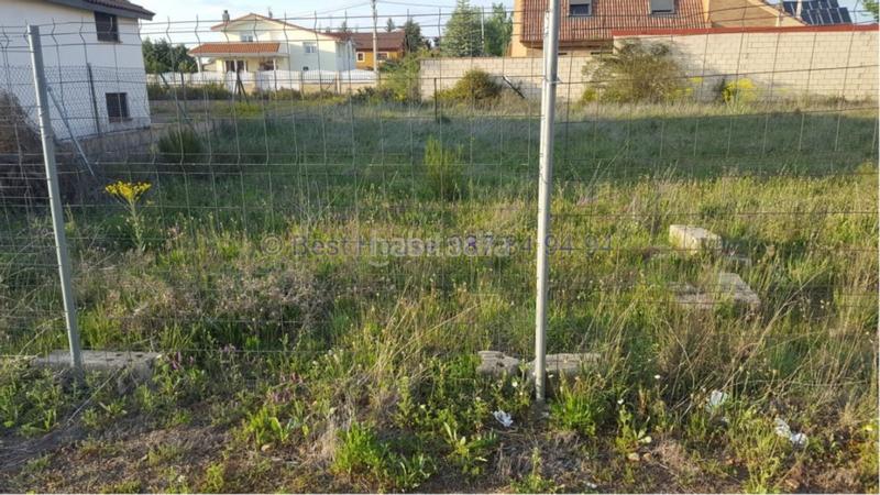 Foto a2a7a179-563e-4cc5-8933-20da946e7493. Terreny residencial a Valdefresno