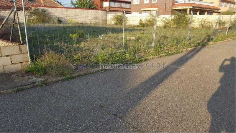 Foto cdf2fed1-4d96-4127-9bf8-b4e803755056. Terreny residencial a Valdefresno