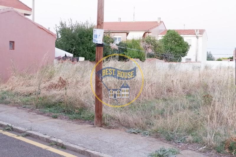 Foto 7ffd2aca-a2ec-40b9-a65d-37a7ac3952be. Terreno residencial suelo sin edificar en venta en Armunia. en León