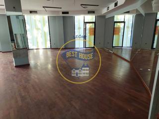 Affitto Locale commerciale in San Mamés - La Palomera. Local en alquiler junto a la catedral de león.