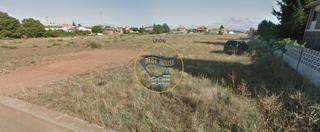 Terrain résidentiel à Chozas de Abajo. Terreno urbano a la venta en cembranos.