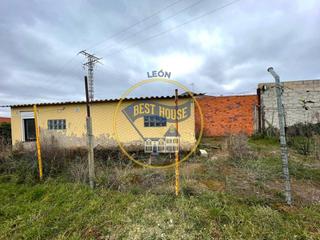 Terreny residencial a Valverde de la Virgen. Terreno urbano con refugio a la venta en valverde de la virgen.