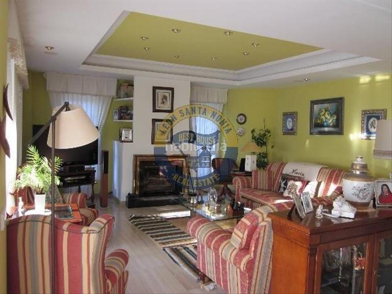 Foto 14e85eee-531d-4123-b5f7-659ff2141bba. Casa amb calefacció aparcament piscina a Valdefresno