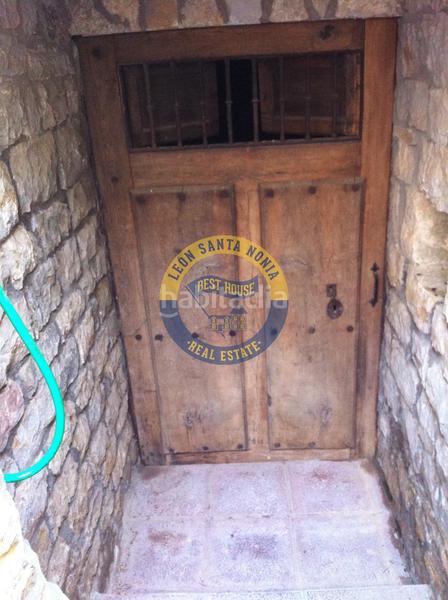 Foto 2ca9d8b0-f5a8-47d3-a157-f286a5e99fec. Casa amb calefacció aparcament piscina a Valdefresno