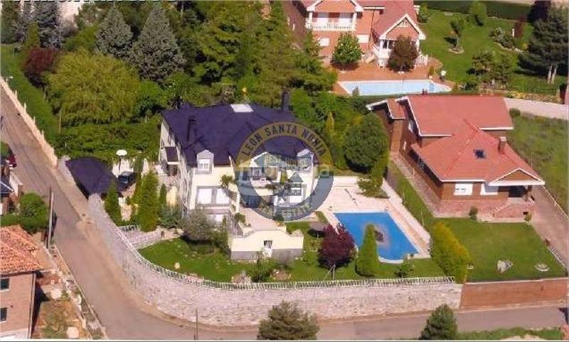 Foto 44f5134a-5191-44b7-b1d8-4595e7773665. Casa amb calefacció aparcament piscina a Valdefresno