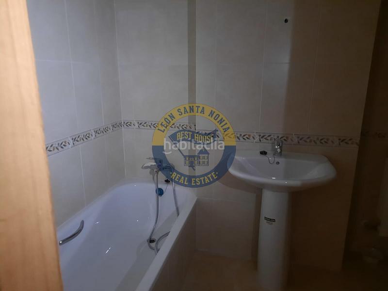 Foto ff4dfafb-8908-43c5-96f1-9f4807aba06f. Etagenwohnung mit heizung parking in El Soto León