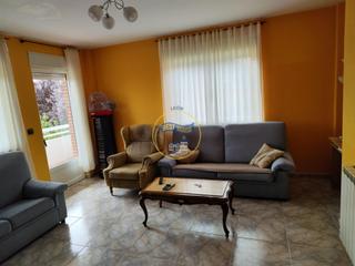 Mas à Valdefresno. Casa con terreno en corbillos de la sobarriba.