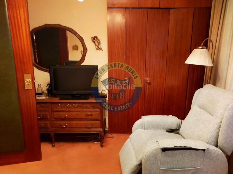 Foto fe0dd6ad-1b48-4f8c-99be-48d39dec1e85. Pis amb calefacció aparcament a Centro Ciudad León