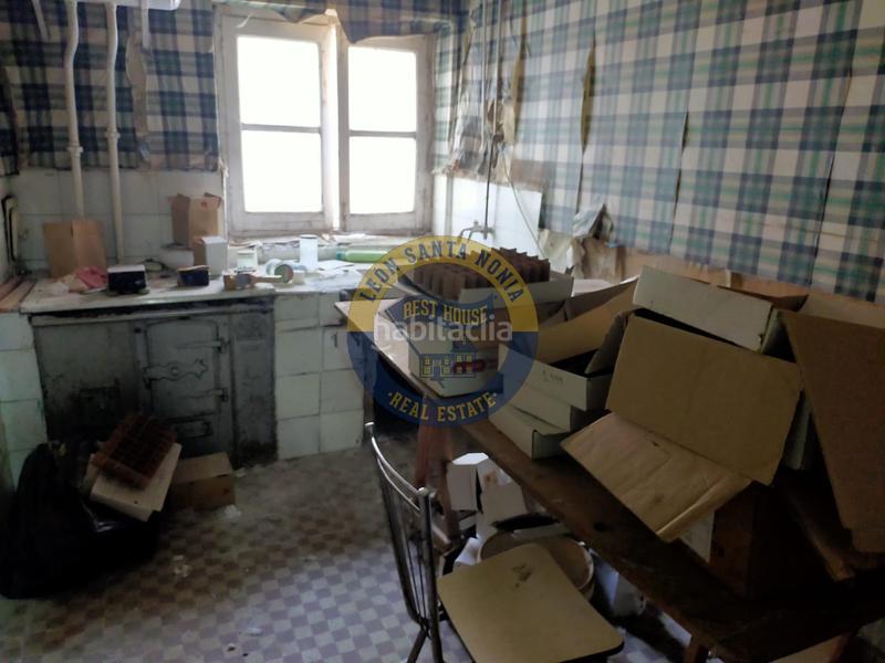 Foto d799beac-d3b8-48e1-a977-d13531aba120. Local comercial local con estudio a la venta en San Esteban. en León