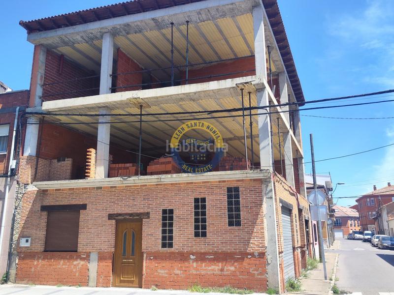 Foto a4bb3dcb-3dc5-468f-b9c0-e268b67d3b53. Édifice dans Trobajo del camino