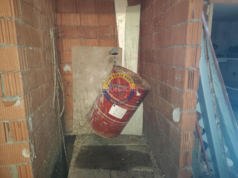 Foto aa211234-b855-4d88-b293-a1e44fefdba3. Édifice dans Trobajo del camino