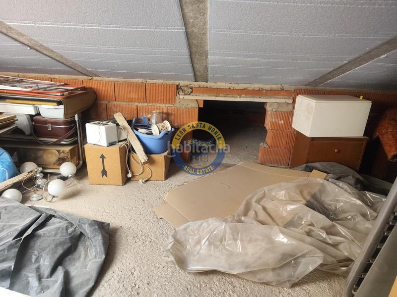 Foto b1401dfb-abff-423b-8562-71af3f51bbd9. Édifice dans Trobajo del camino