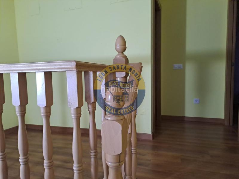 Foto 36cab275-f5d6-4932-bc80-00522f6785a5. Casa adossada amb calefacció aparcament a Garrafe de Torío