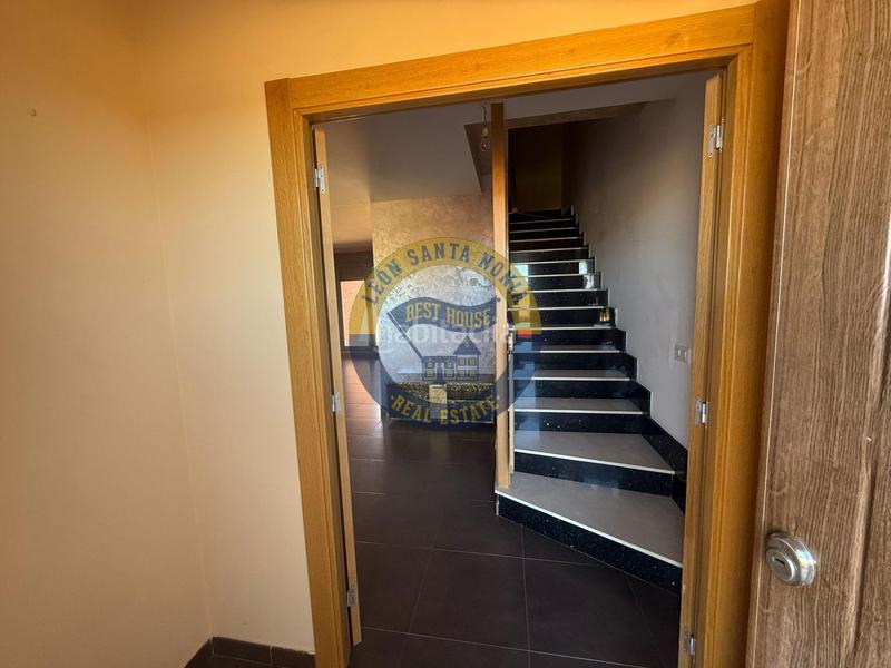 Foto b29ff53f-b41f-45bd-8ac1-295eff639023. Casa adossada amb calefacció aparcament a Garrafe de Torío