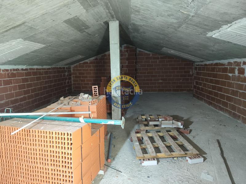 Foto 30f4a3ad-7fd4-4a83-bdad-787265233509. Àtic a Villaquilambre