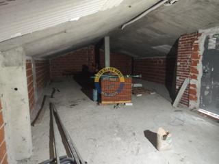 Attique à Villaquilambre. Bajo cubierta a la  venta villaobispo de las regueras.