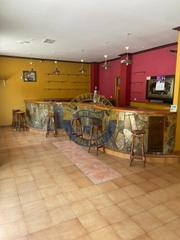 Local commercial à Matallana de Torío. Restaurante con vivienda a la venta en matallana de torío.