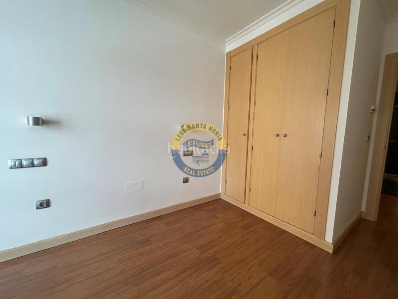 Foto bfa165c9-22af-4860-806a-21282c2cb528. Appartamento con riscaldamento parcheggio in Centro Ciudad León